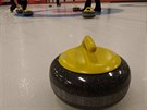 Sedmnáctiletého juniorského reprezentanta Dominika varce ale baví curling i...