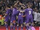 RADOST REALU. Fotbalisté Realu Madrid slaví úvodní gól do sít Juventusu ve...