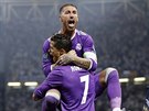 SLAVÍME. Sergio Ramos oslavuje s Cristianem Ronaldem gól do sít Juventusu.