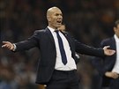 CO TO JE? Trenér Realu Madrid Zinedine Zidane dává ve finále Ligy mistr...