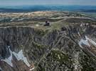 Snné jámy zachycené z letadla z polské strany Krkono (30. 5. 2017)