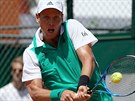 Tomá Berdych v duelu s Rusem Karenem Chaanovem.