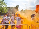 Barevný b�h se inspiruje mimo jiné indickým svátkem Holi, jeho� ú�astníci také...