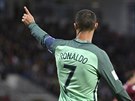 Cristiano Ronaldo z Portugalska oslavuje svou trefu.