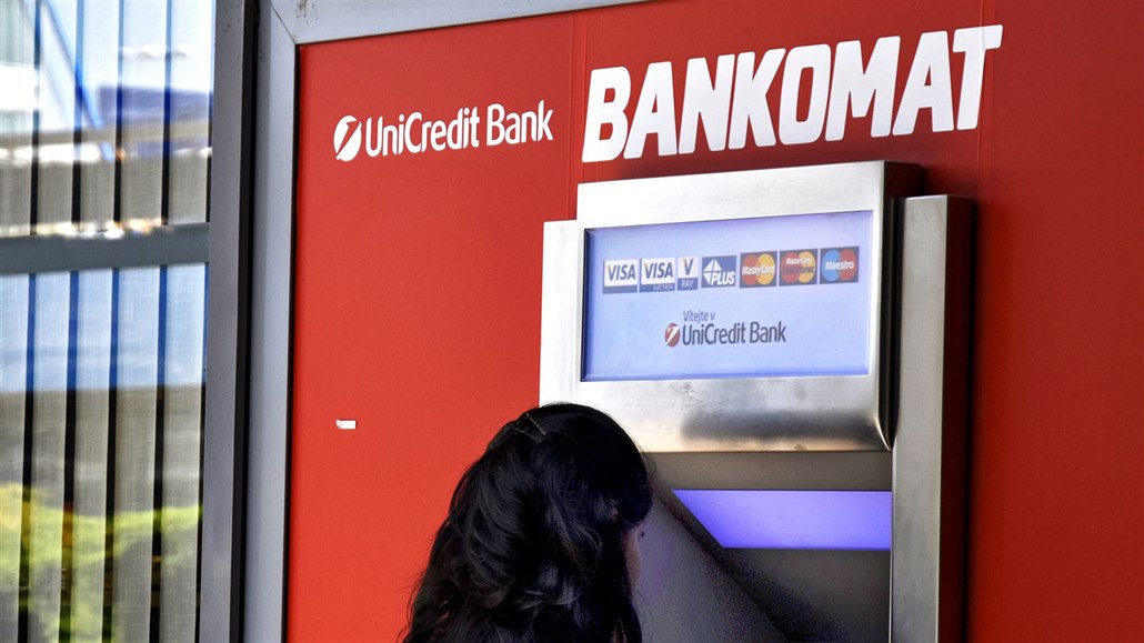Pozdě, ale přece. Také UniCredit Bank spustila Apple Pay