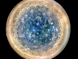 JUPITER. Snímek, který 25. kvtna zveejnila vesmírná agentura NASA, ukazuje...