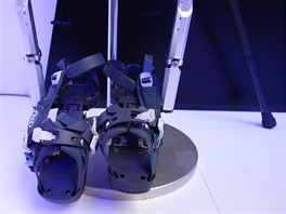 Takzvaný H-MEX neboli Medical EXoskeleton bude pomáhat lidem s poraněním míchy.