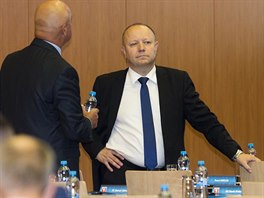 Kandidát na předsedu fotbalové asociace Petr Fousek na valné hromadě.