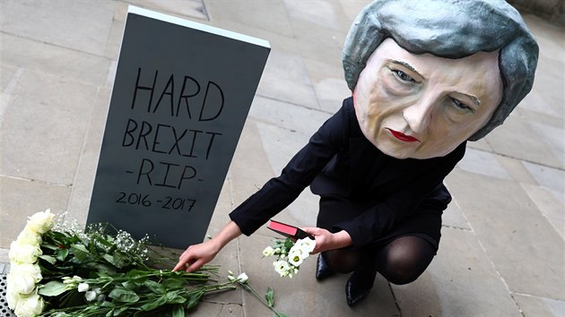 Tvrdý brexit nenastane,věří po volbách odpůrci odchodu Británie z Evropské unie (9. června 2017)