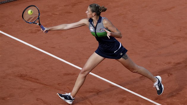 Karolna Plkov bhem osmifinle Roland Garros.