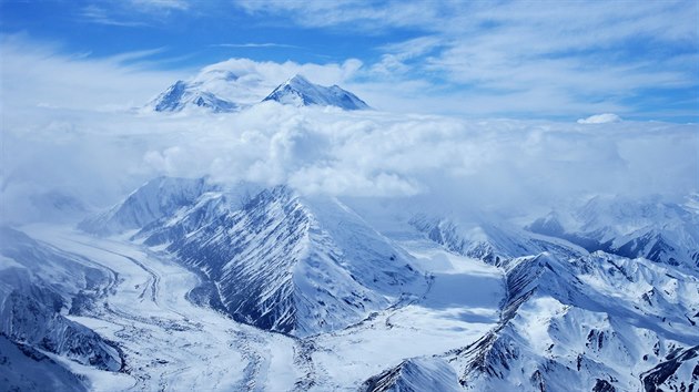 Nejvyšší hora severní Ameriky Denali (6190 metrů nad mořem) s ledovcem