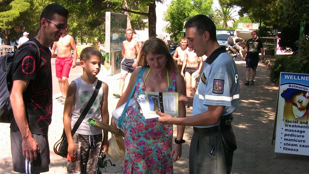 dn dotaz nevnmm jako banln, k esk policista v Chorvatsku Darko Stankovi. Turistm z ech je k dispozici 24 hodin denn.