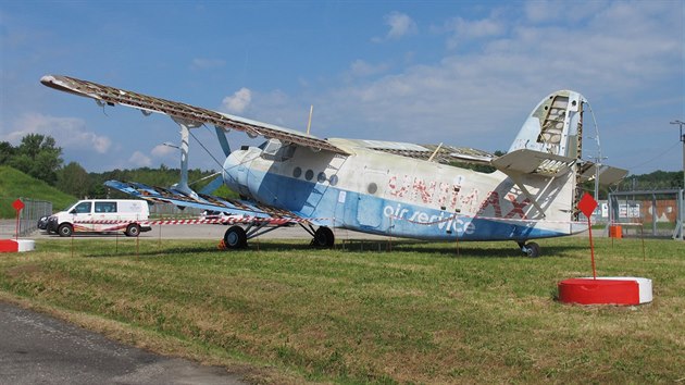 V jednom z kryt pro letouny je vstava mapujc 80 let letit. Na snmku je dve populrn dvouplonk Antonov.