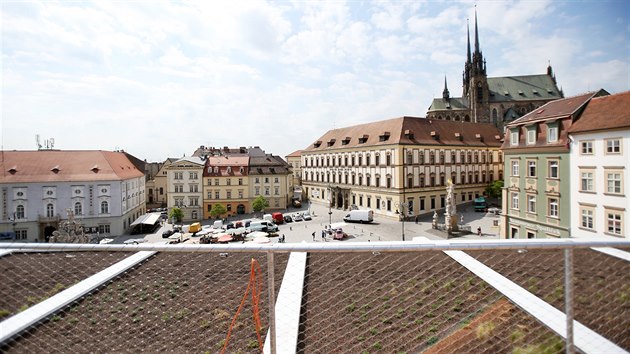 Nvtvnky pipravovan kryt trnice v centru Brna m krom slueb zaujmout tak sten posezen s pknmi vhledy.