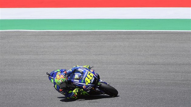 Valentino Rossi na okruhu v Mugellu.