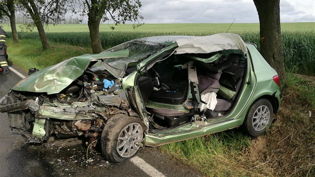 idi kodovky se na Nchodsku v protismru stetl s protijedoucm peugeotem. Nehoda si vydala tyi zrann. (4.6.2017).