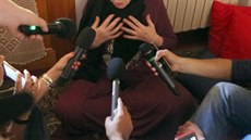 Matka londýnského útoníka Youssefa Zaghby pi rozhovoru s novinái. (7.6.2017)