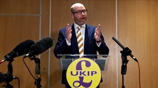 Paul Nuttall v reakci na volební výsledek rezignoval na funkci p�edsedy strany...