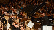 Skladatel a dirigent Krzysztof Penderecki ídil závrený koncert Praského jara