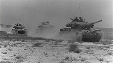 Izraelské tanky Centurion krátce ped estidenní válkou, Negev,  20. kvtna 1967