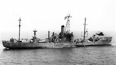 Americká pionání lo USS Liberty den po útoku izraelských letadel a...