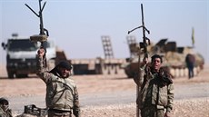 Bojovníci Syrských demokratických sil se chystají zaútoit na msto Rakká (3....