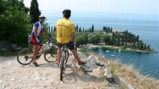 Italské jezero Garda si oblíbili cyklisté na horských kolech