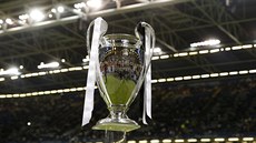 Trofej pro vít�ze Ligy mistr� je v Cardiffu p�ipravena. �títek s jakým jménem...