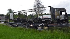 Toto zbylo z kamionu po mohutném po�áru.