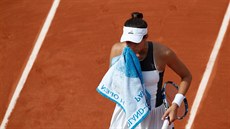 Posmutn�lá Garbine Muguruzaová b�hem zápasu �tvrtého kola French Open.