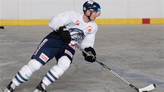 Obránce Ladislav míd se zapojil do tréninku libereckých hokejist.