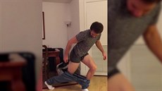 Aby se dostal do kalhot, postavil se na hlavu