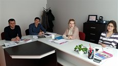 Skupina ukrajinských léka�� a sester se v Náchod� u�í �esky.