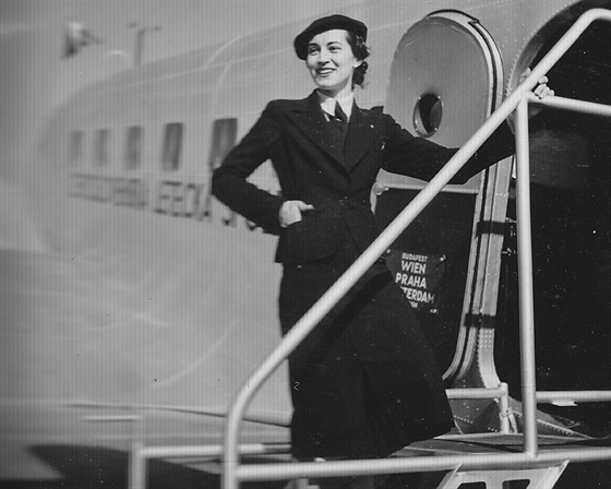 První letuka v eskoslovensku. Albta Krauskopfová vzlétla poprvé 15.6.1937.