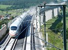 Vlak Deutsche Bahn Intercity Express ICE na trati Berlín - Mnichov (14. ervna...
