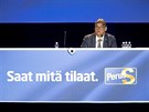 Tehdejí pedseda Strany Fin Timo Soini pedal na snmu funkci svému nástupci...