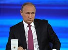 Vladimir Putin pi debat s obany (15. ervna 2017)