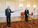 Konflikt mezi prezidentem Miloem Zemanem a premiérem Bohuslavem Sobotkou na...