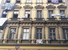 Budovy na rohu praských ulic Hybernská a Senováná obsadila 10. ervna skupina...