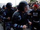 Ruská policie zatkla stovky demonstrant, kteí v centru Moskvy protestovali...