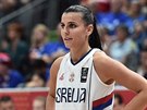 Srbská basketbalistka Ana Daboviová není spokojená s vývojem zápasu s eckem.