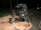 Motor vypadl z auta a skonil na silnici (13.6.2017).