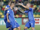 Sloventí fotbalisté slaví gól proti Litv.