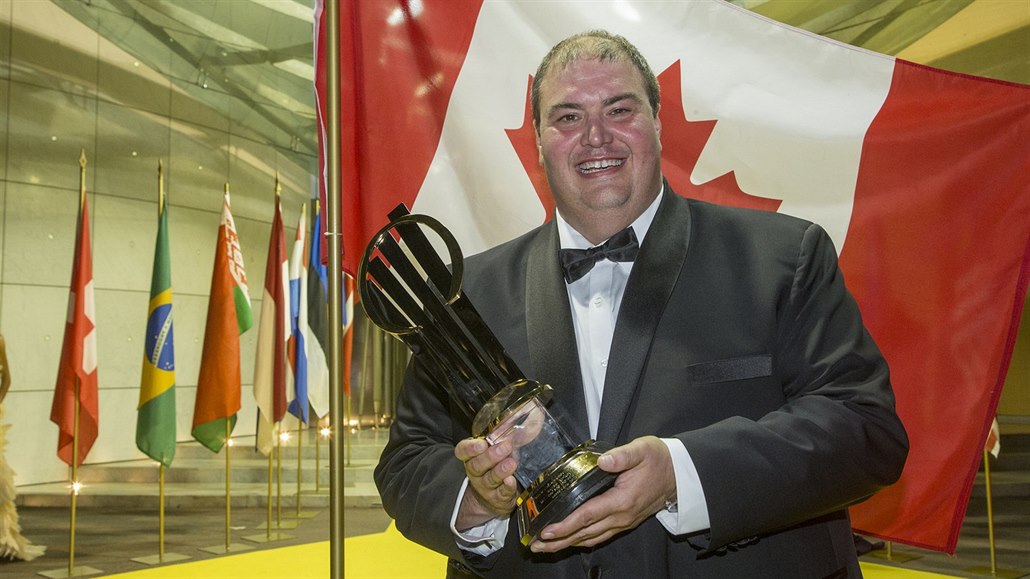Vítězem letošního ročníku světové soutěže EY Podnikatel roku se stal Kanaďan...