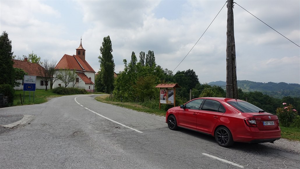 P�es Cirkulane jsme se dostali do hrani�ní obce Meje, kde jsme p�ejeli hranici...
