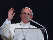Pape Frantiek pi nedlnch modlitbch ve Vatiknu (18. ervna 2017).