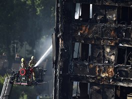 Vový dm Grenfell Tower eká po poáru demolice.