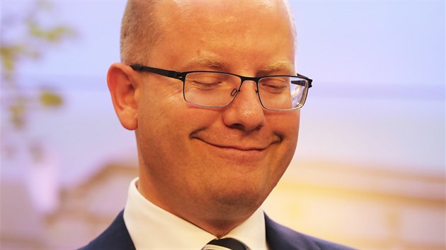 Premi�r Bohuslav Sobotka p�i tiskov� konferenci na ��adu vl�dy (14. �ervna 2017)