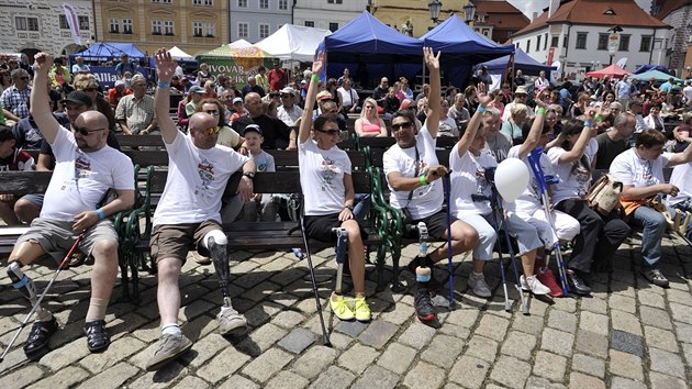 Na festivalu Pelhřimov – město rekordů se pokoušeli pokořit rekord v nejvyšším počtu beznohých na jednom místě.