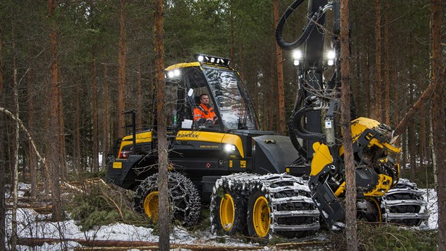Stroje Ponsse na těžbu dřeva dokázaly ustát arktické zimy i tropické vedro a rychle se proslavily ve Finsku i za hranicemi.